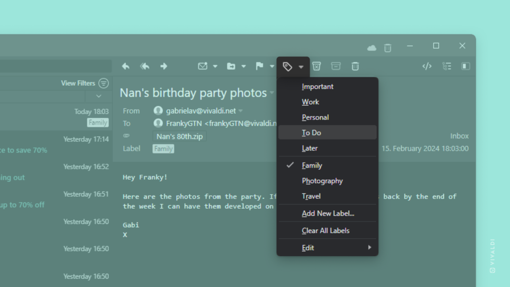 Labels menu highlighted in Vivaldi Mail.
